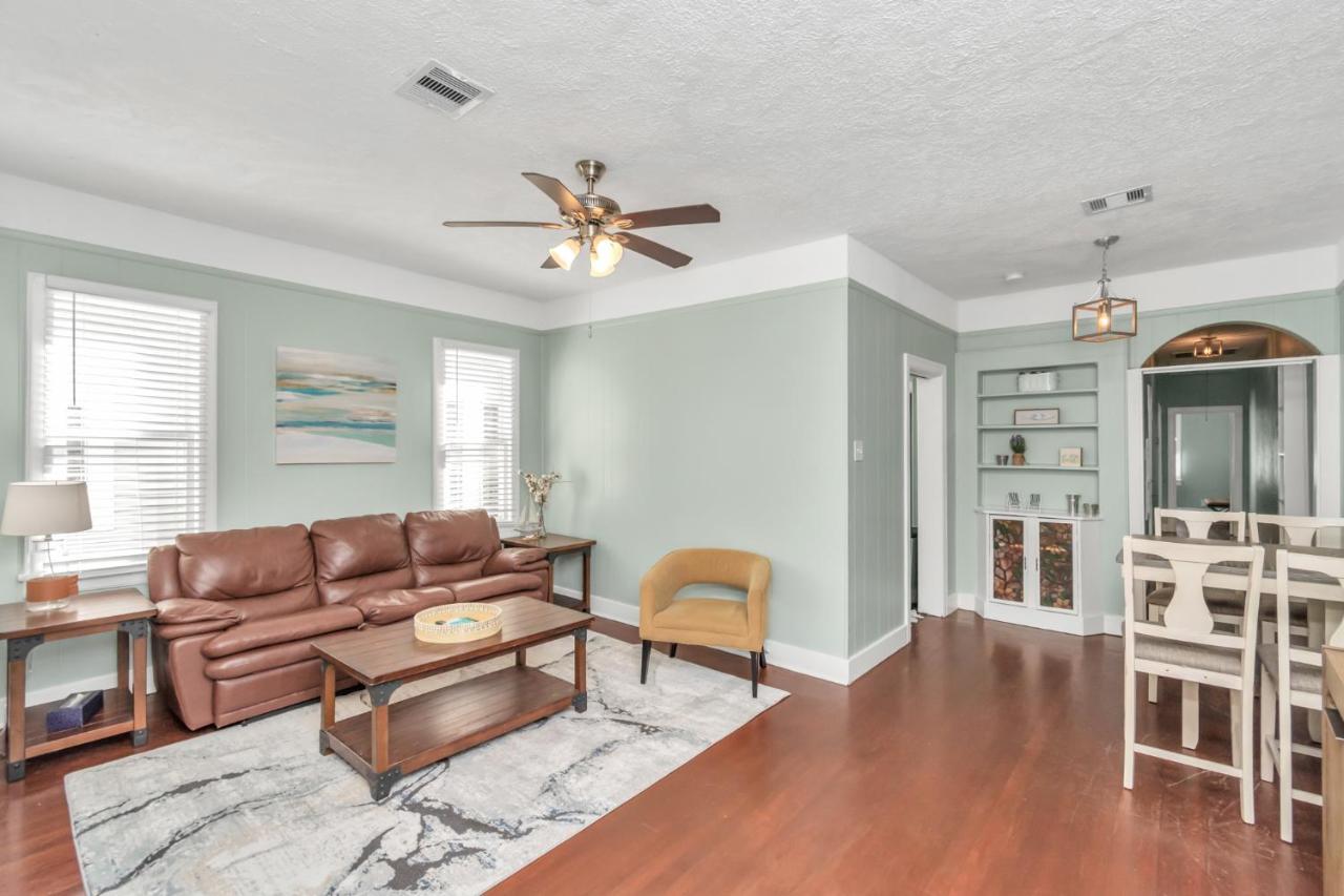 2 Kitchens,2 Living Rooms,4 Bedrooms-Close To All! Γκάλβεστον Εξωτερικό φωτογραφία