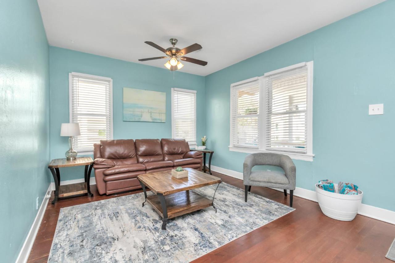 2 Kitchens,2 Living Rooms,4 Bedrooms-Close To All! Γκάλβεστον Εξωτερικό φωτογραφία