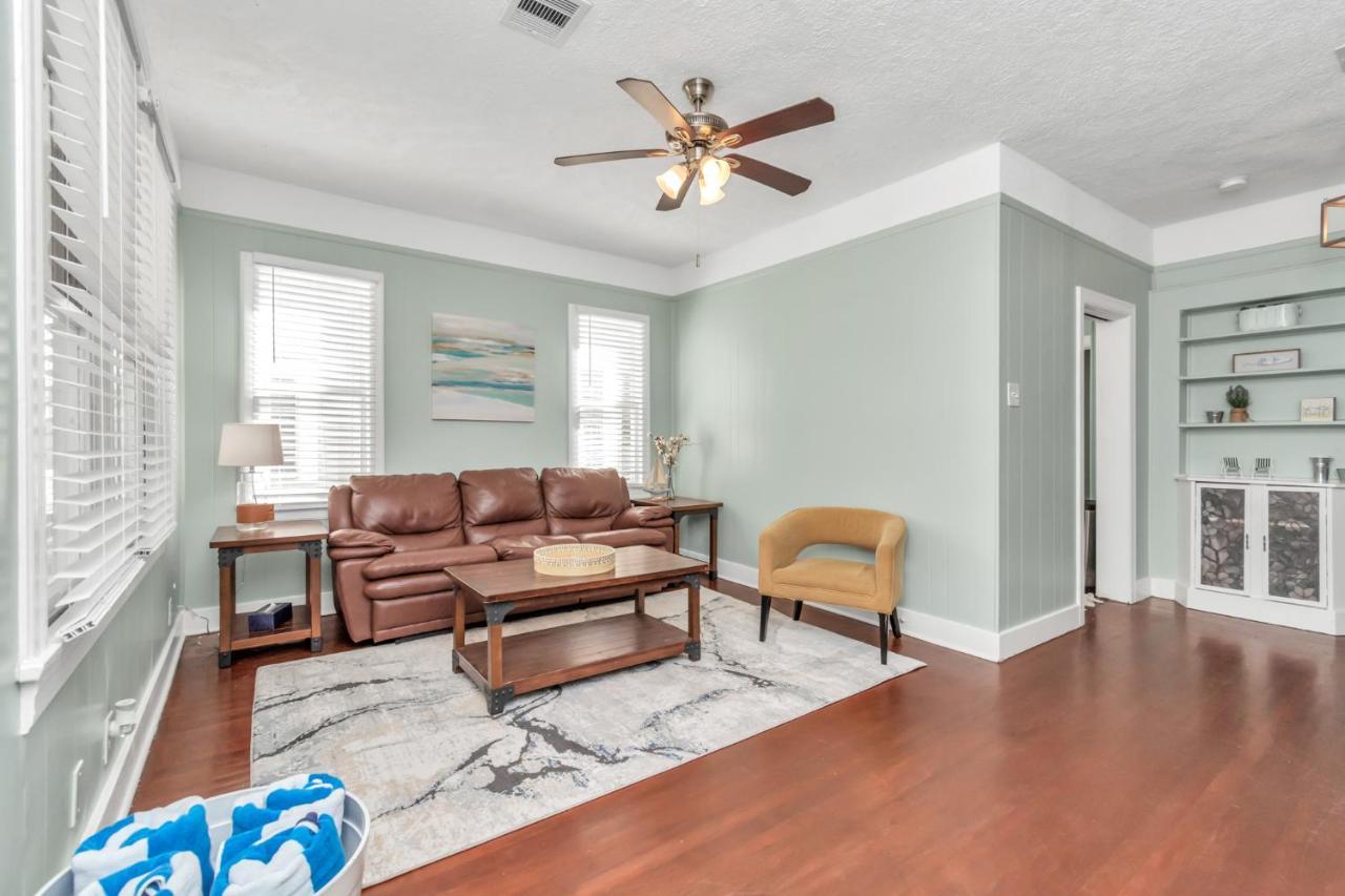 2 Kitchens,2 Living Rooms,4 Bedrooms-Close To All! Γκάλβεστον Εξωτερικό φωτογραφία