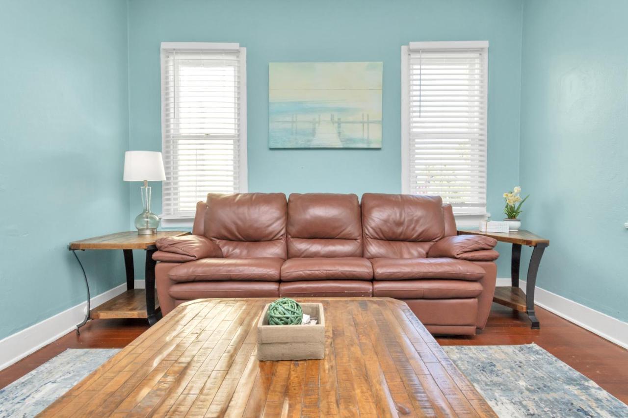 2 Kitchens,2 Living Rooms,4 Bedrooms-Close To All! Γκάλβεστον Εξωτερικό φωτογραφία