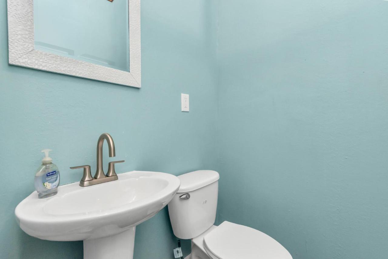 2 Kitchens,2 Living Rooms,4 Bedrooms-Close To All! Γκάλβεστον Εξωτερικό φωτογραφία