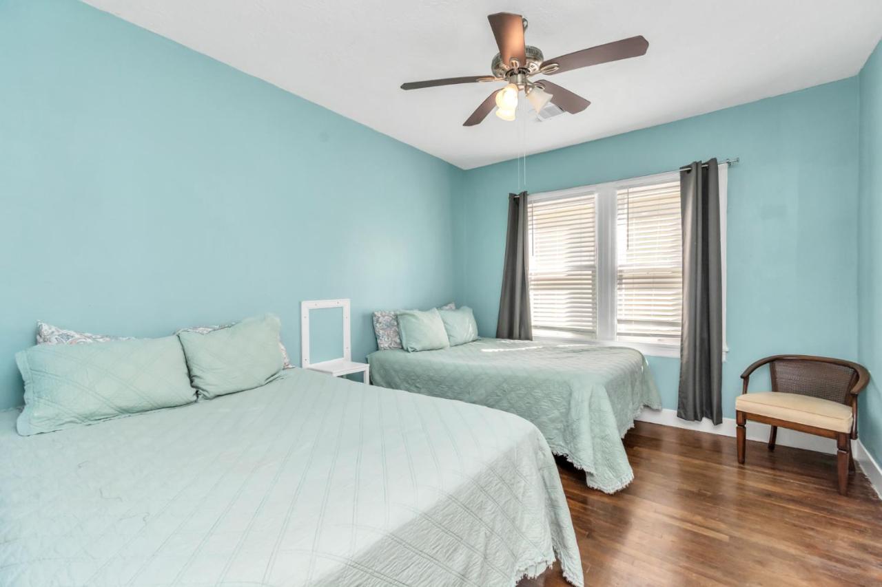 2 Kitchens,2 Living Rooms,4 Bedrooms-Close To All! Γκάλβεστον Εξωτερικό φωτογραφία